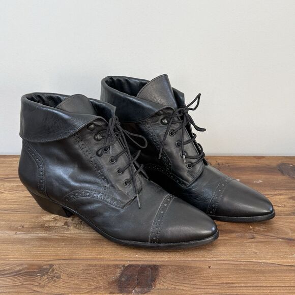 Leather Wingtip Ankle Bootie Women 9.5 Black Witchy Whimsigoth Victorian 90s Y2K - Picture 1 of 10